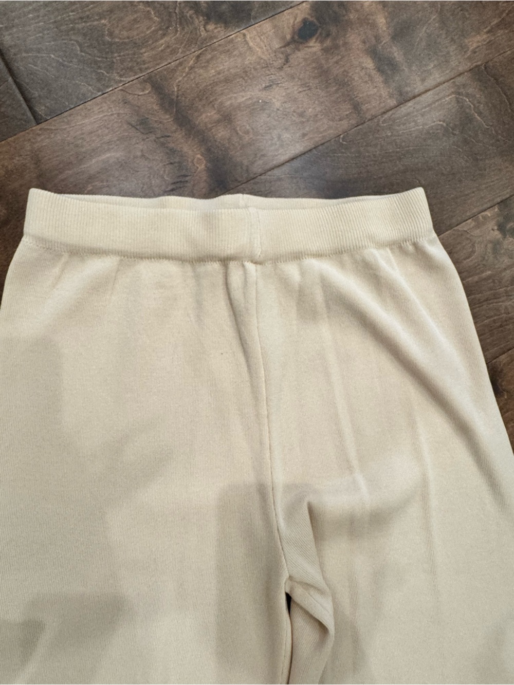 Amazon Cream Short-Sleeve Sweater Top & Pants Set with Black Trim - Picture 8 of 9